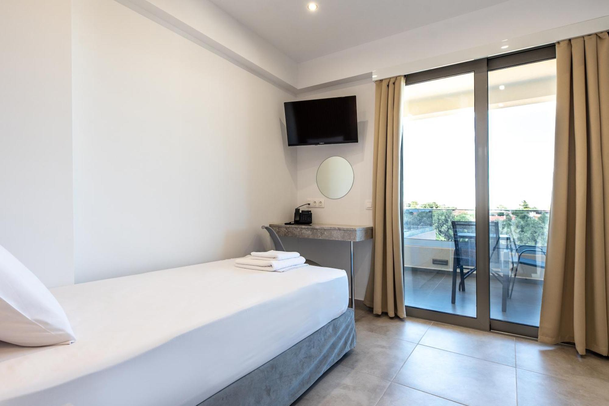 Airscape Hotel Free Shuttle From Athen'S Airport Artemida  Room photo